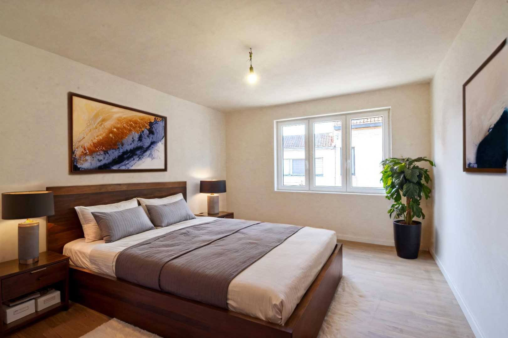 Instapklare gerenoveerde rijwoning in het centrum van Gistel 