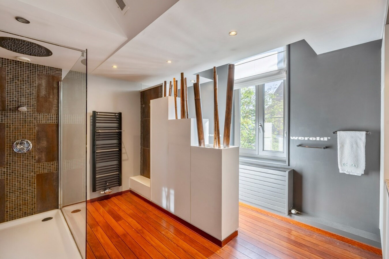 Luxe herenhuis met praktijkruimte in Niel-bij-As 