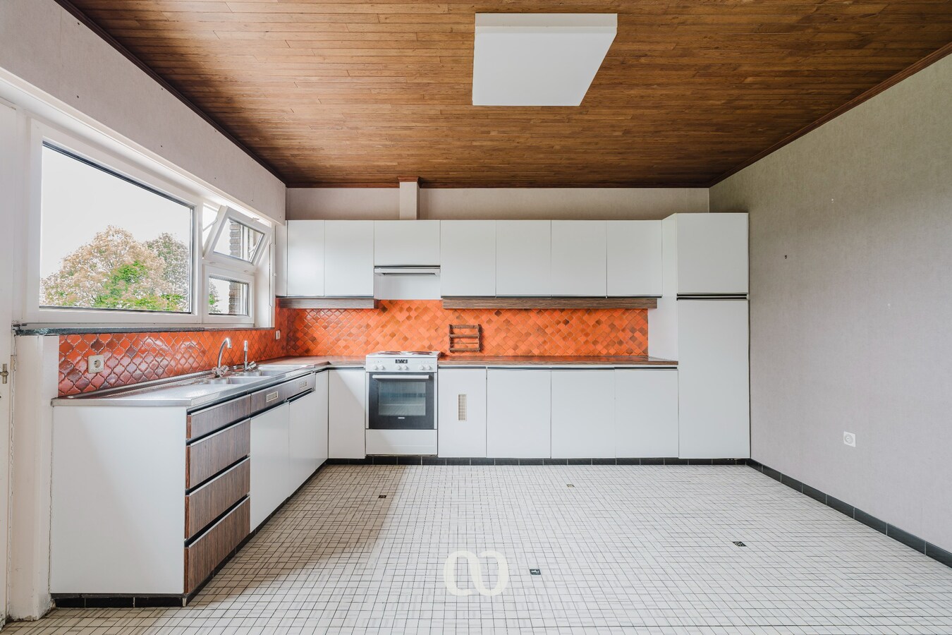 Bungalow met prachtig uitzicht en volledige onderkeldering in Heurne 