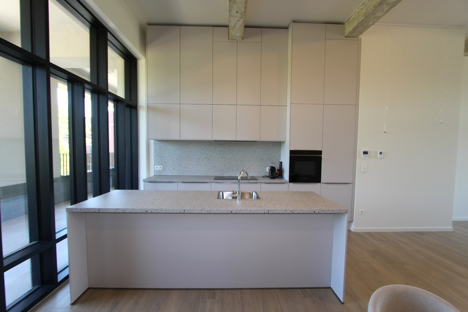 GEMEUBELD APPARTEMENT MET TERRAS - AMBIORIXSITE 