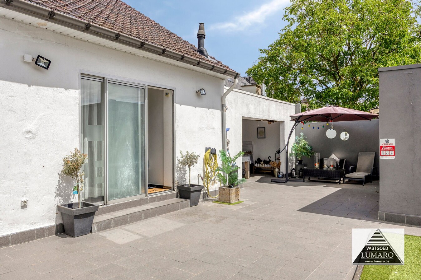 Half-open woning met karakter en grote leefruimtes 