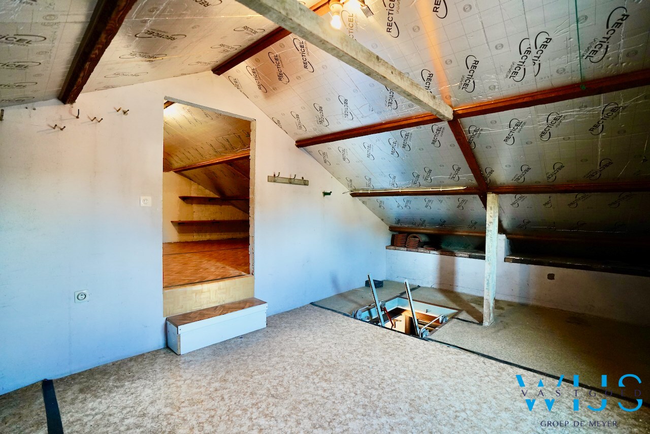 Ruime bungalow op een ideale locatie te Ertvelde ! 