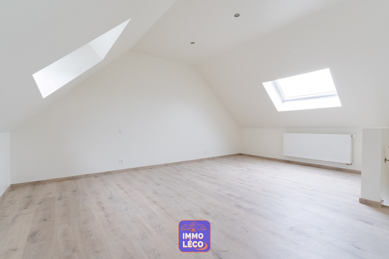 Maison rénovée en 2024 avec cour et garage, COUP DE COEUR 