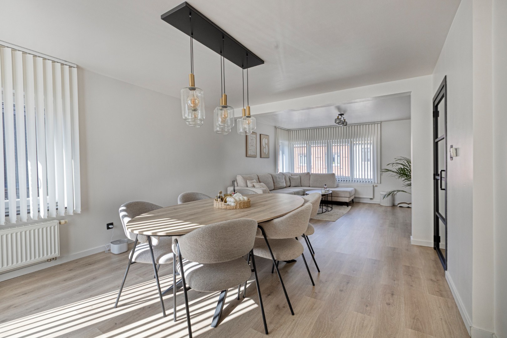 Recent gerenoveerde duplex met 2 slpk. en ruim terras nabij centrum Leopoldsburg 