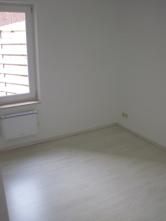 Uitstekend gelegen appartement. Geen vaste kosten ! 