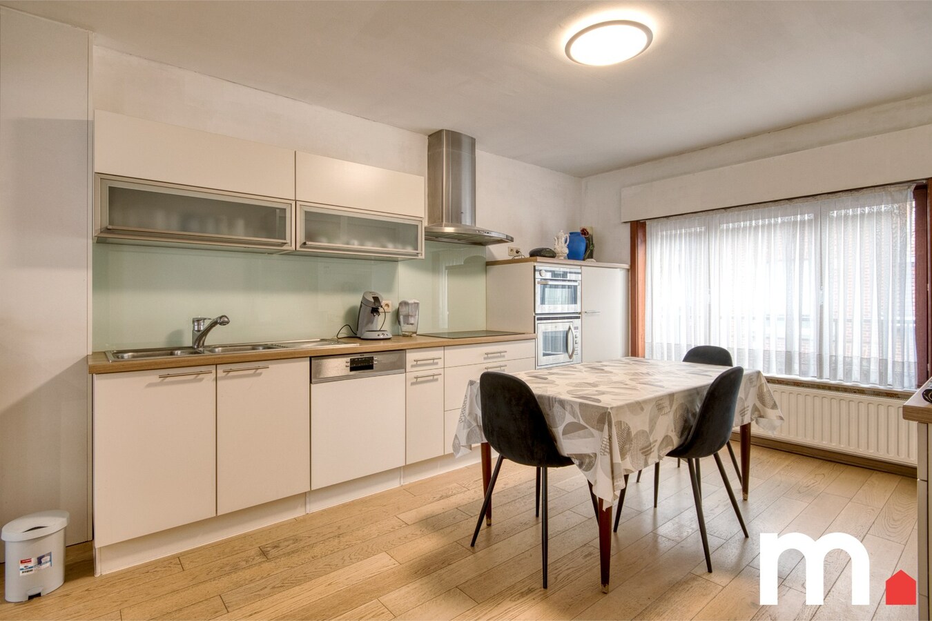 Ruime eigendom in Izegem – ideaal voor wonen en werken of opbrengsteigendom! 