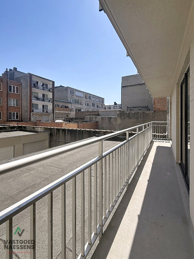 Magnifique appartement rénové de 3 chambres avec vue sur la mer. 