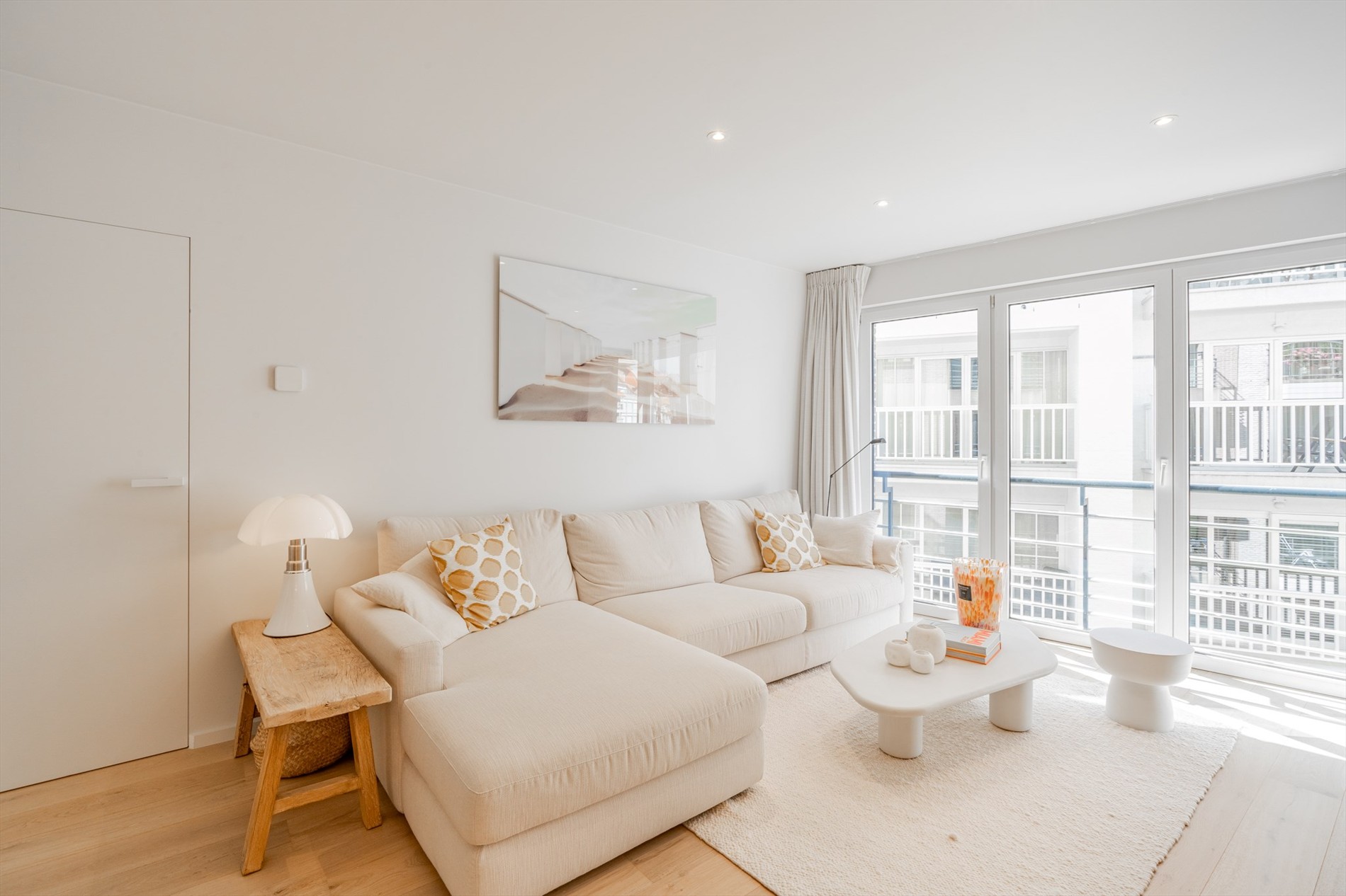 Magnifique appartement d'une chambre récemment rénové, situé au centre dans une rue calme adjacente à la Zoutelaan à Knokke. 