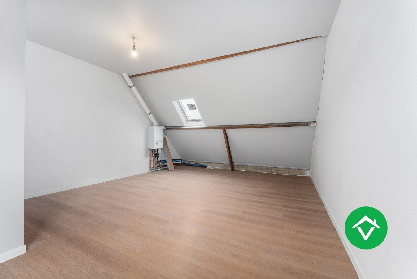 Rijwoning met 4 slaapkamers en stadstuin op centrale ligging te Roeselare 