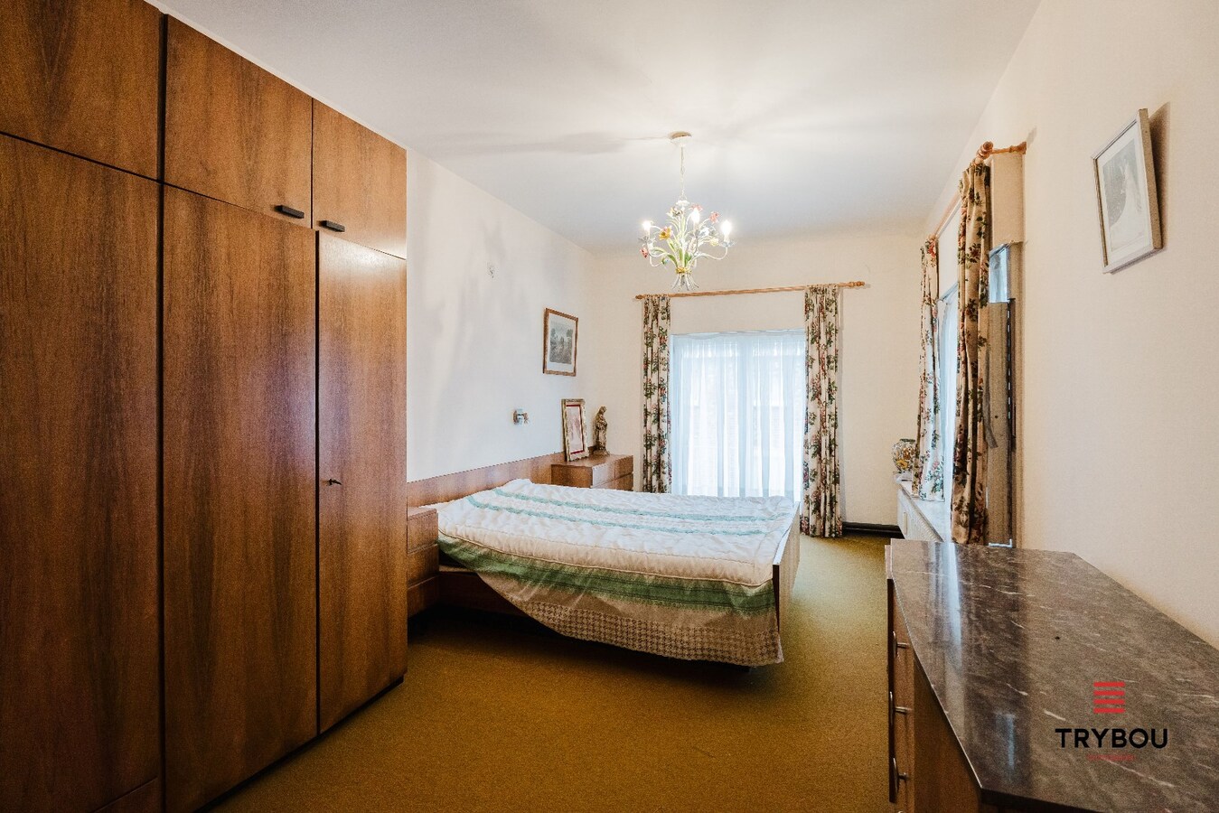 Ruime woning op groot perceel van 573 m² te Merkem. 