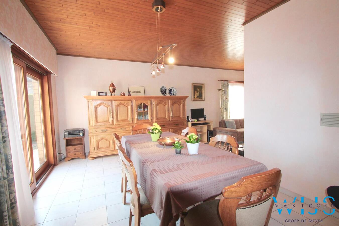 Gezellige goed onderhouden bungalow op een mooi perceel 