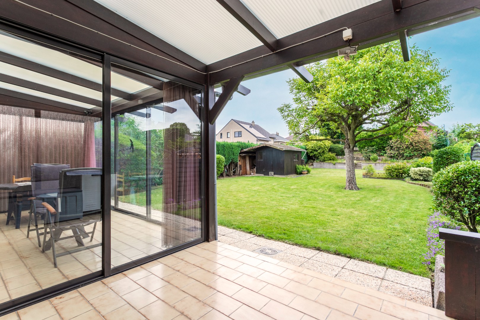 Goed gelegen 3-gevelwoning met 4 slpk 