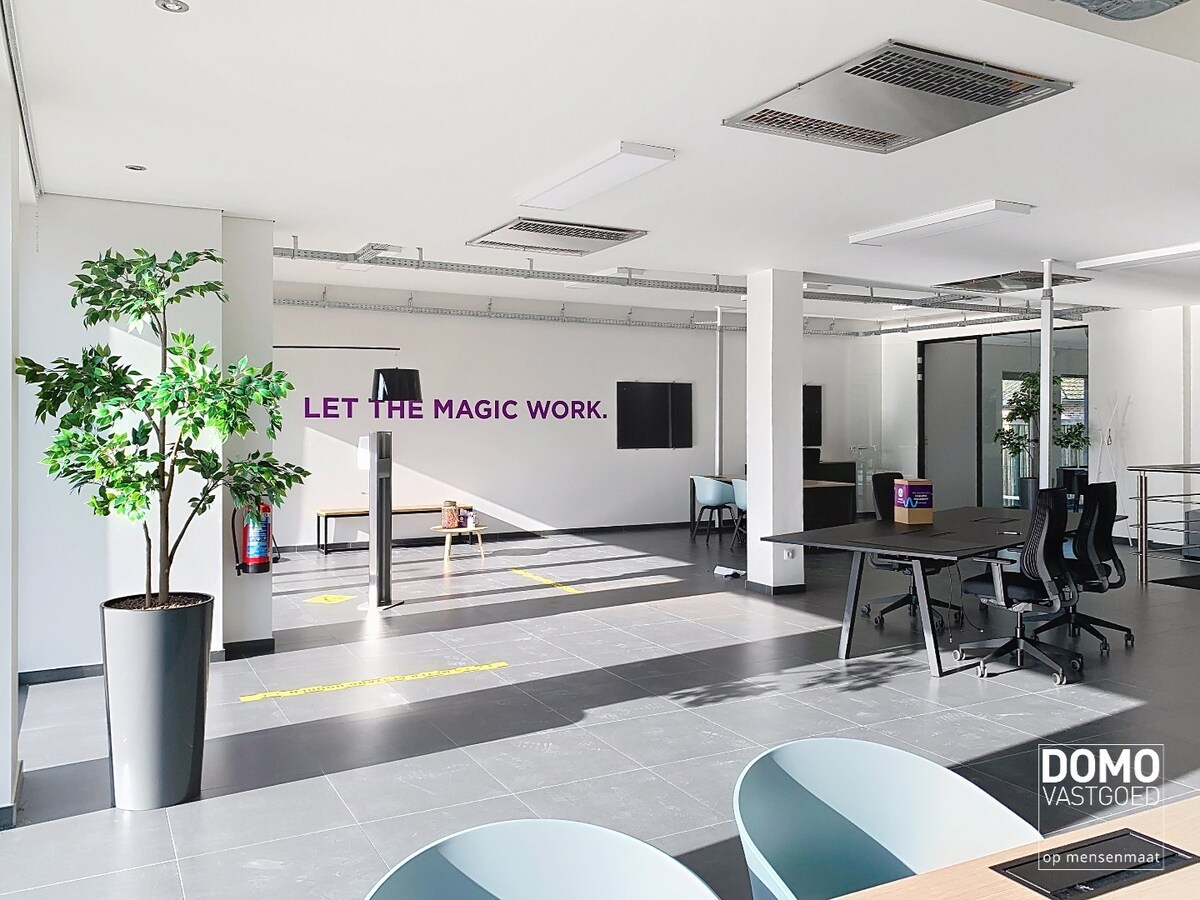 COMMERCIELE RUIMTE MET KELDER TE KOOP IN HERK-DE-STAD 