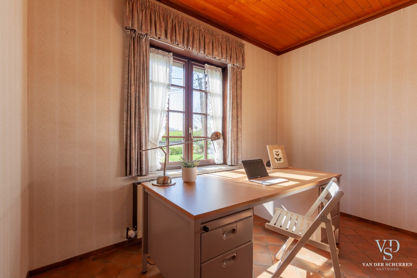 Exceptioneel landhuis met bijgebouw in groene omgeving 