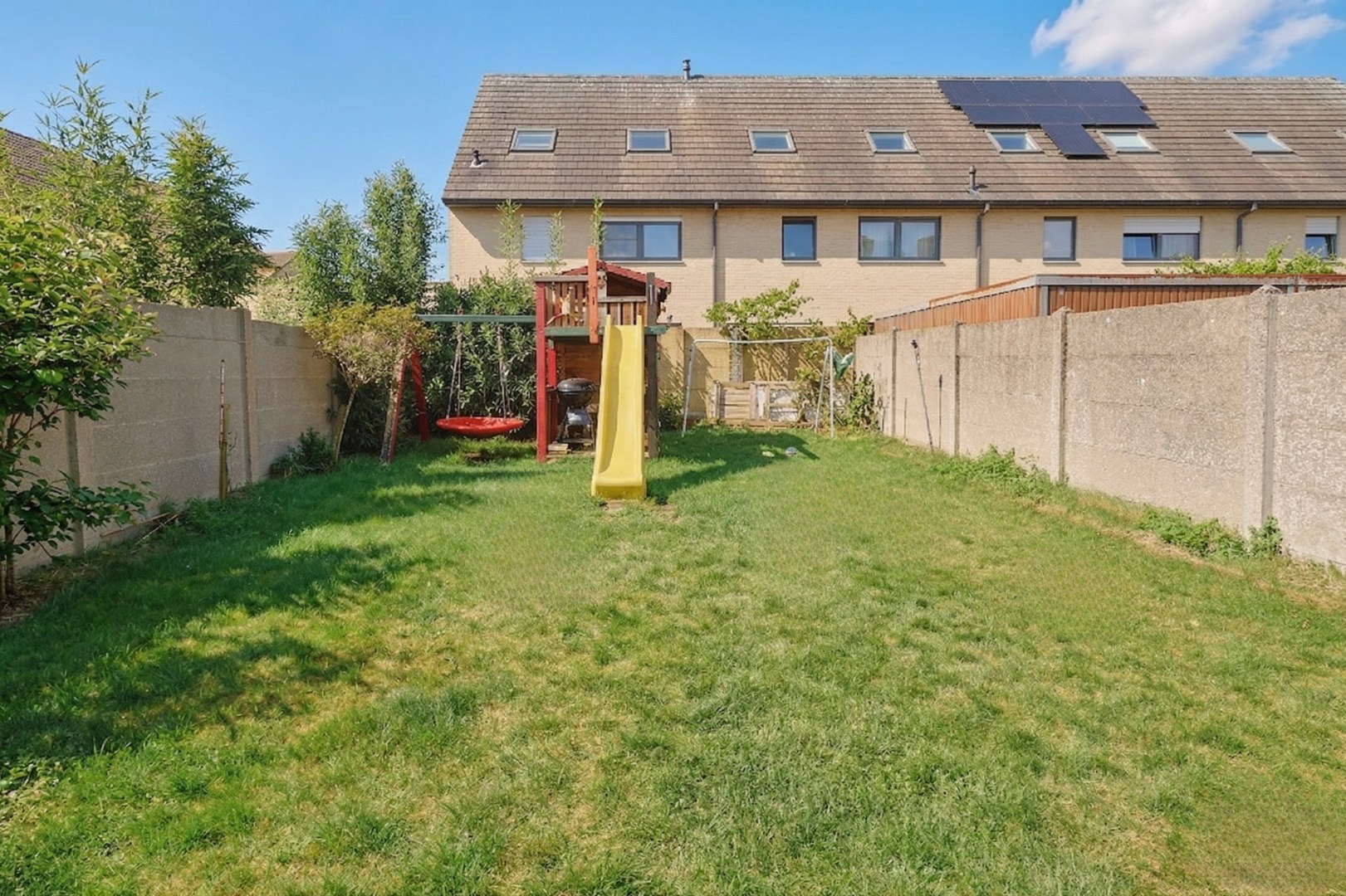 Charmante gezinswoning met zonnige tuin nabij het centrum van Zele 