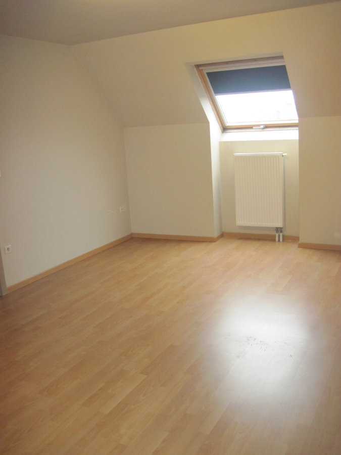 Lichtrijk appartement in centrum Asper.  GEEN VASTE KOSTEN ! 