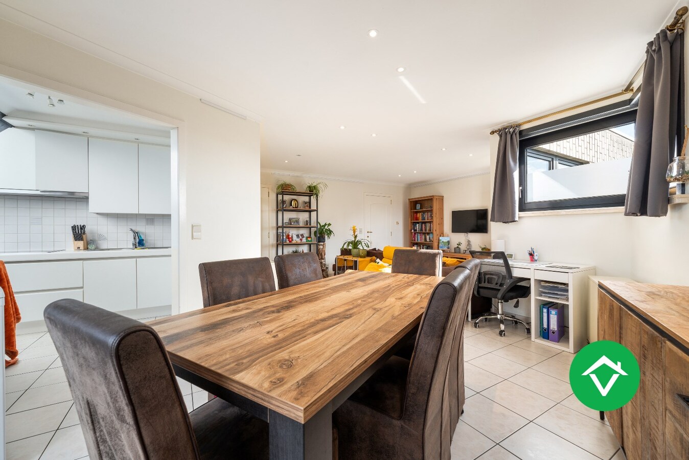 Instapklaar appartement met 3 slaapkamers en garage 