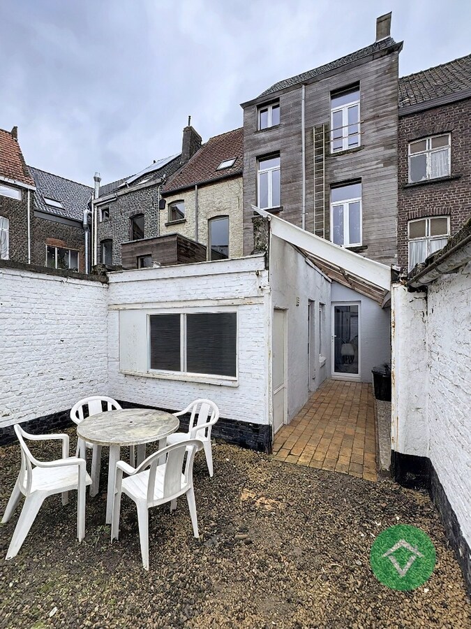 ENERGIEZUINIGE EN KARAKTERVOLLE WONING MET 4 SLAAPKAMERS OP TOPPLIGGING TE GENT 