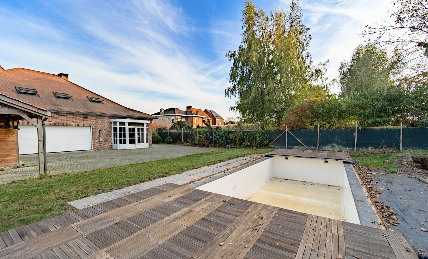 Royale villa met zwembad en extra woonruimte op 3070 m² 