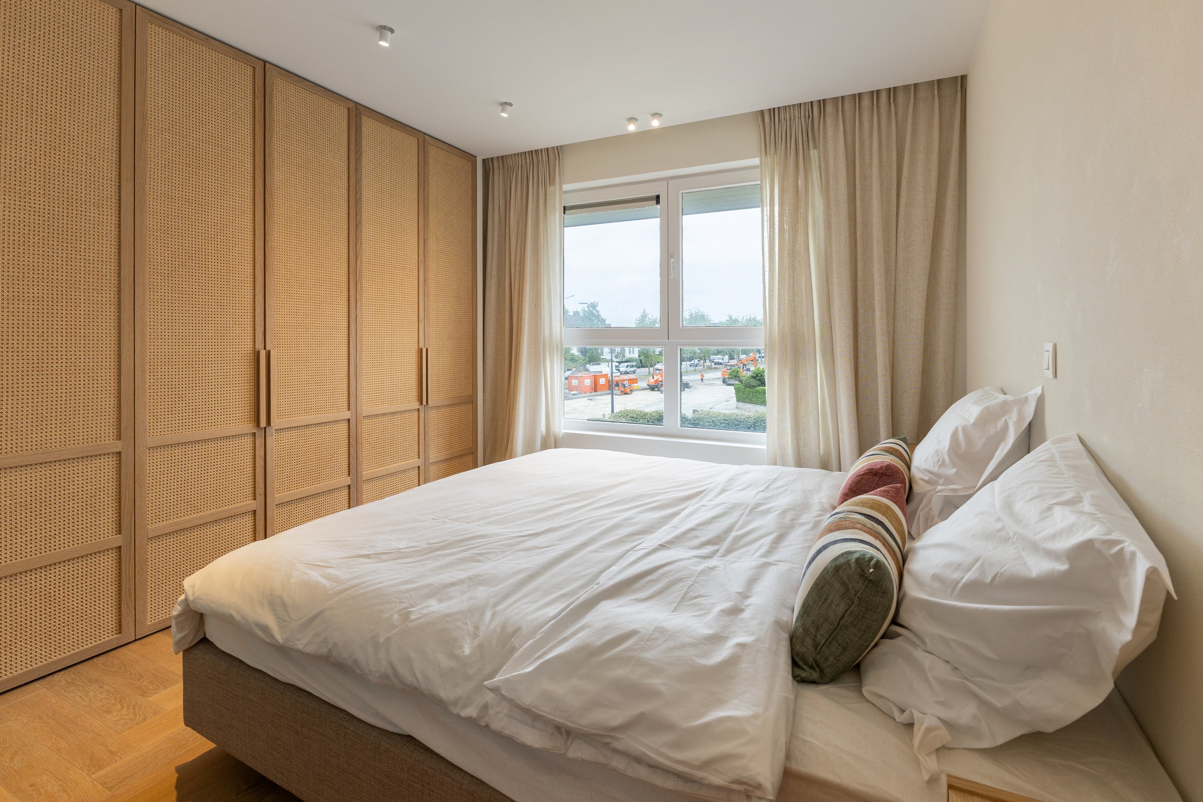 Appartement de 3 chambres entièrement rénové, idéalement situé près de la digue et du casino à Knokke. 