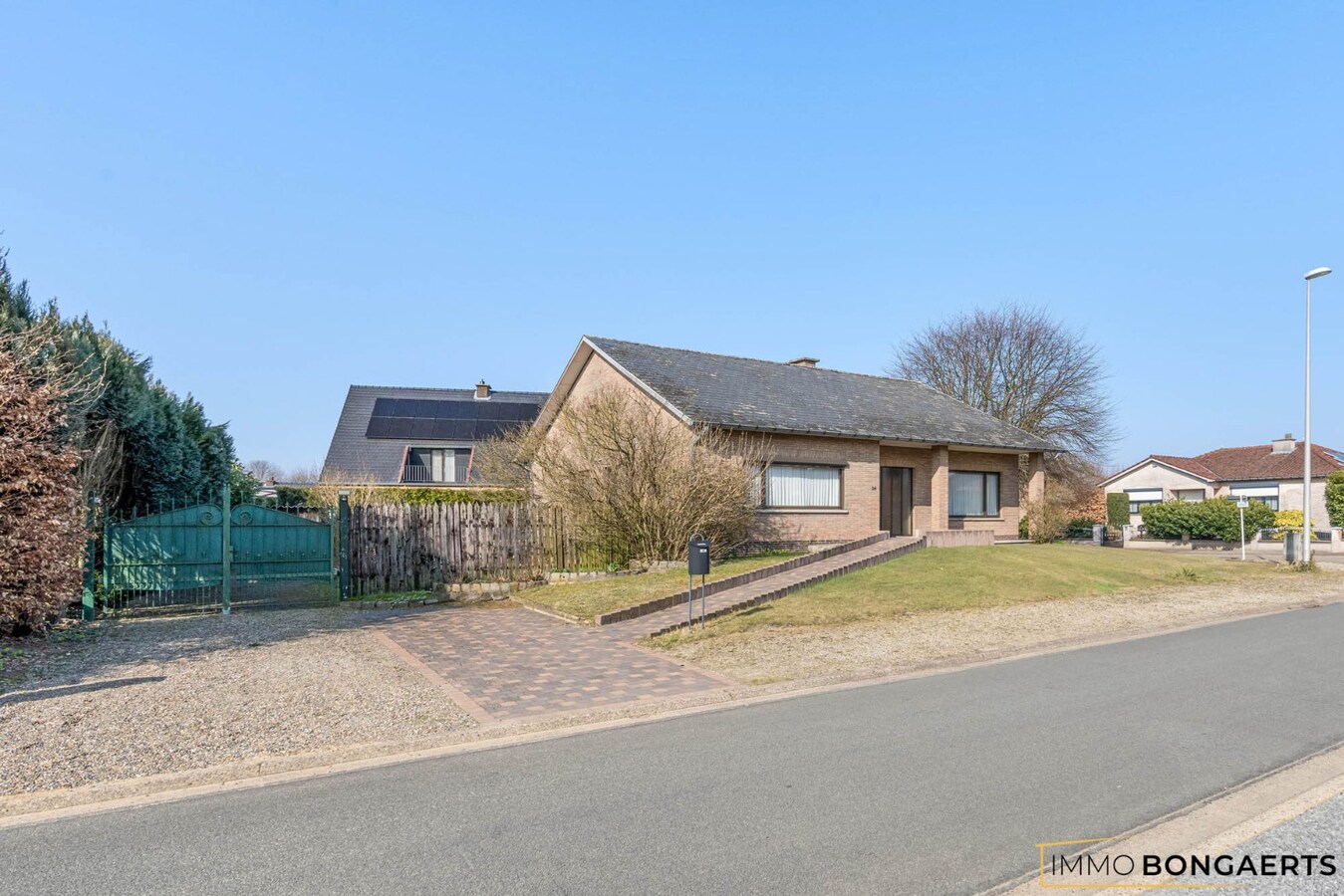 Ruime woning met drie slaapkamers 