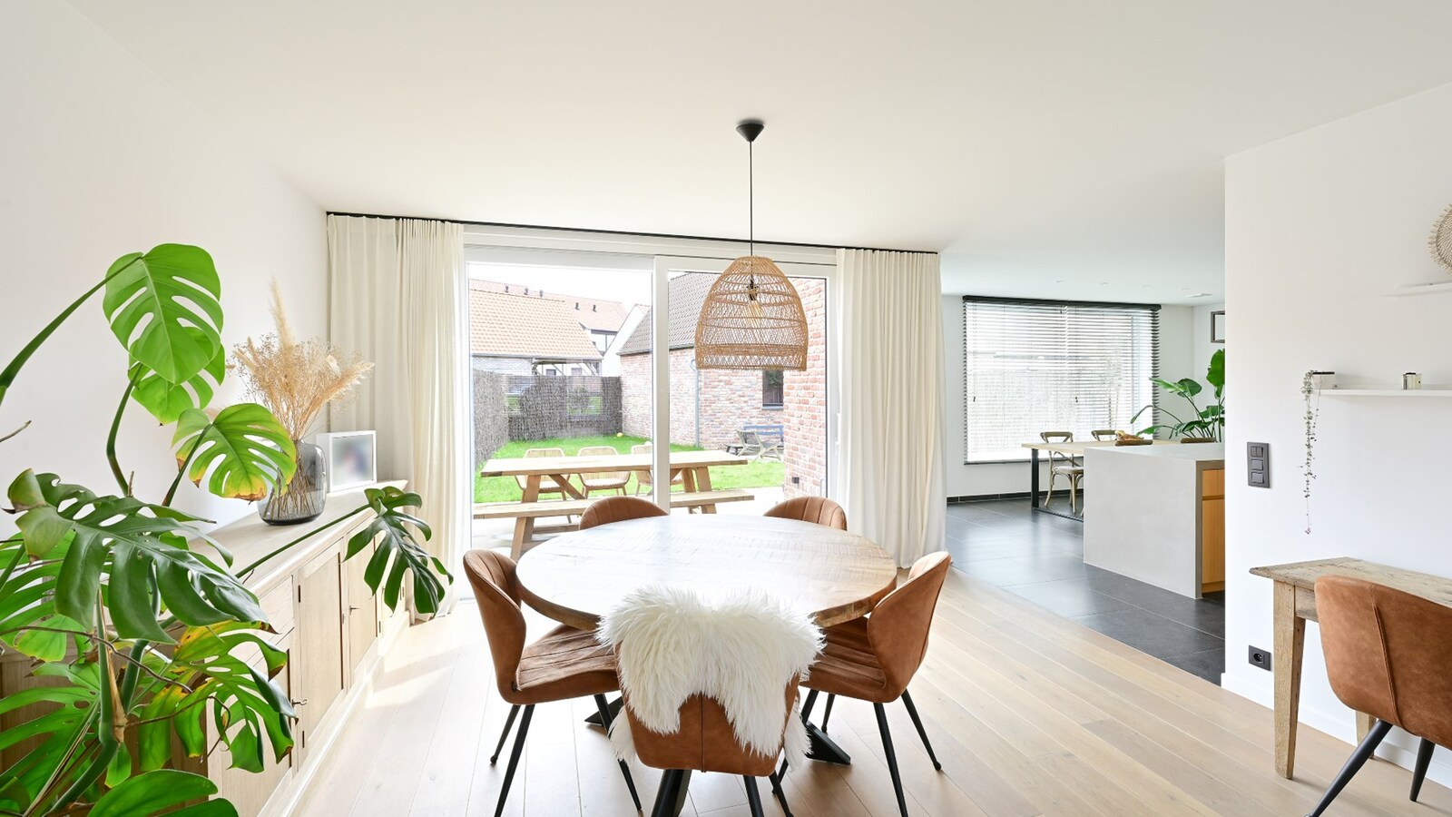 Recent gebouwde en ruime gezinswoning in een kindvriendelijke wijk 