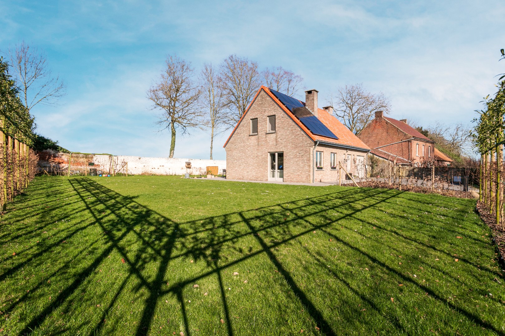 Vrijstaande woning met 4 slpks, zuidgerichte tuin en garage 
