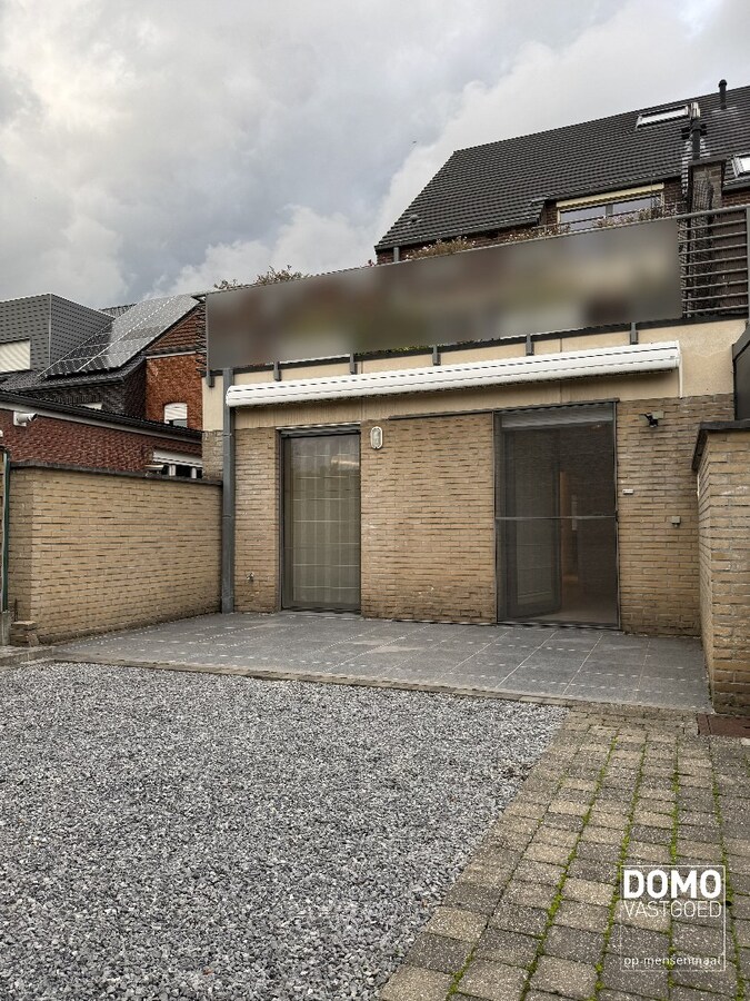 Ruim gemeubeld 2-slaapkamer appartement met terras op benedenverdieping in Halen 