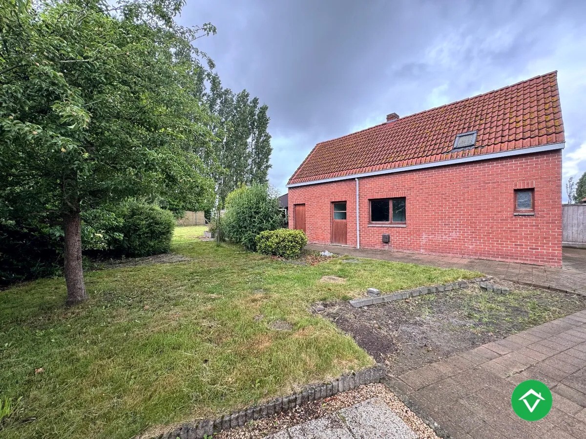 Alleenstaande woning met 3 slaapkamers en garage te Kortemark 