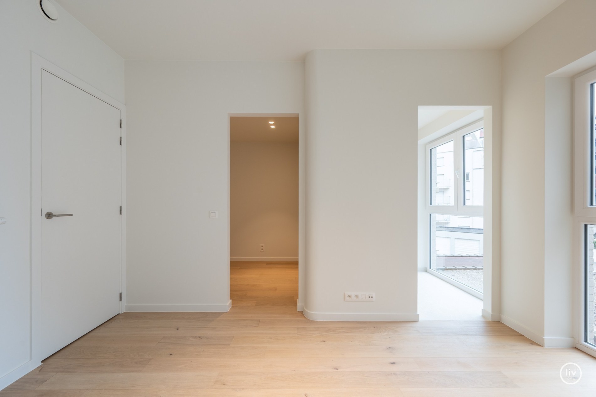 OPENDEURDAG - Zaterdag 15.09 - tussen 16u-18U: Nieuwbouw-duplex op de gelijkvloerse &amp; eerste verdieping  gelegen te Lentelaan in  Duinbergen met zongerichte terrassen. 