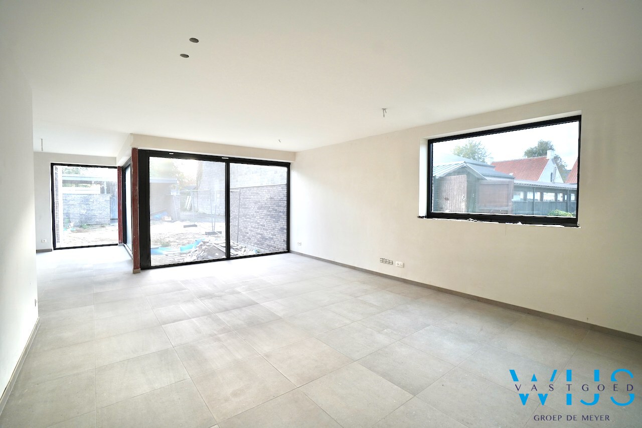 Nieuwbouw woning met 4 slaapkamers te Boekhoute ! 