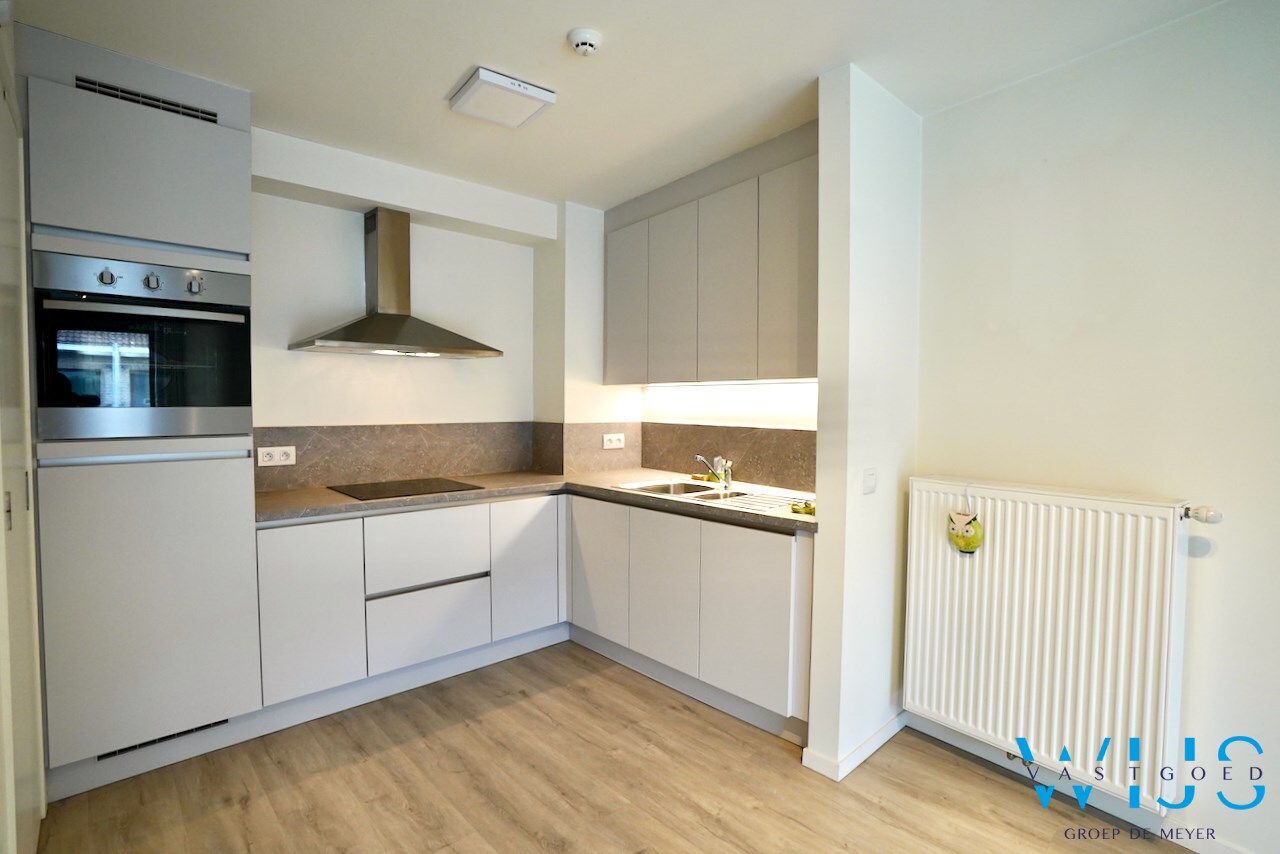 Totaal afgewerkte serviceflat te Lievegem ! 