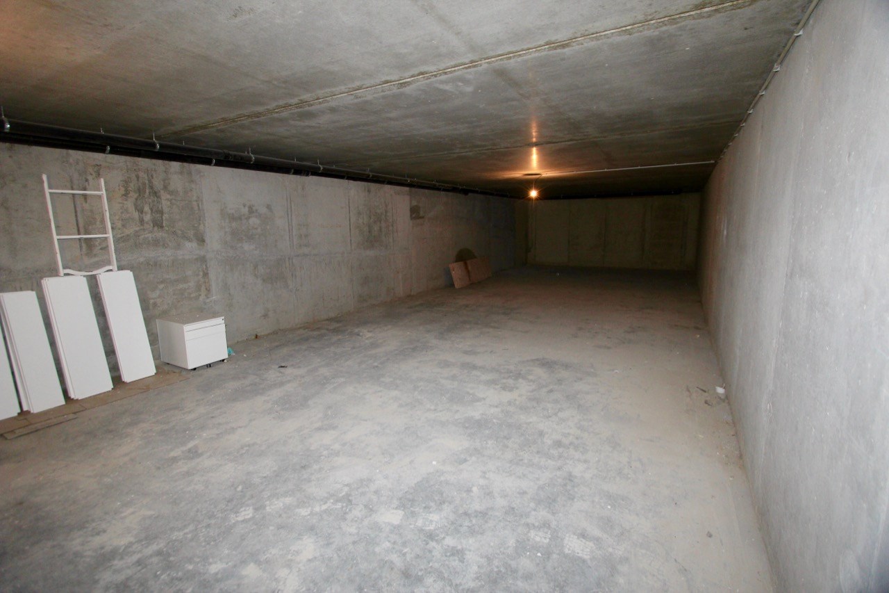 Handelspand te huur op een TOP ligging in de LIPPENSLAAN te Knokke. 