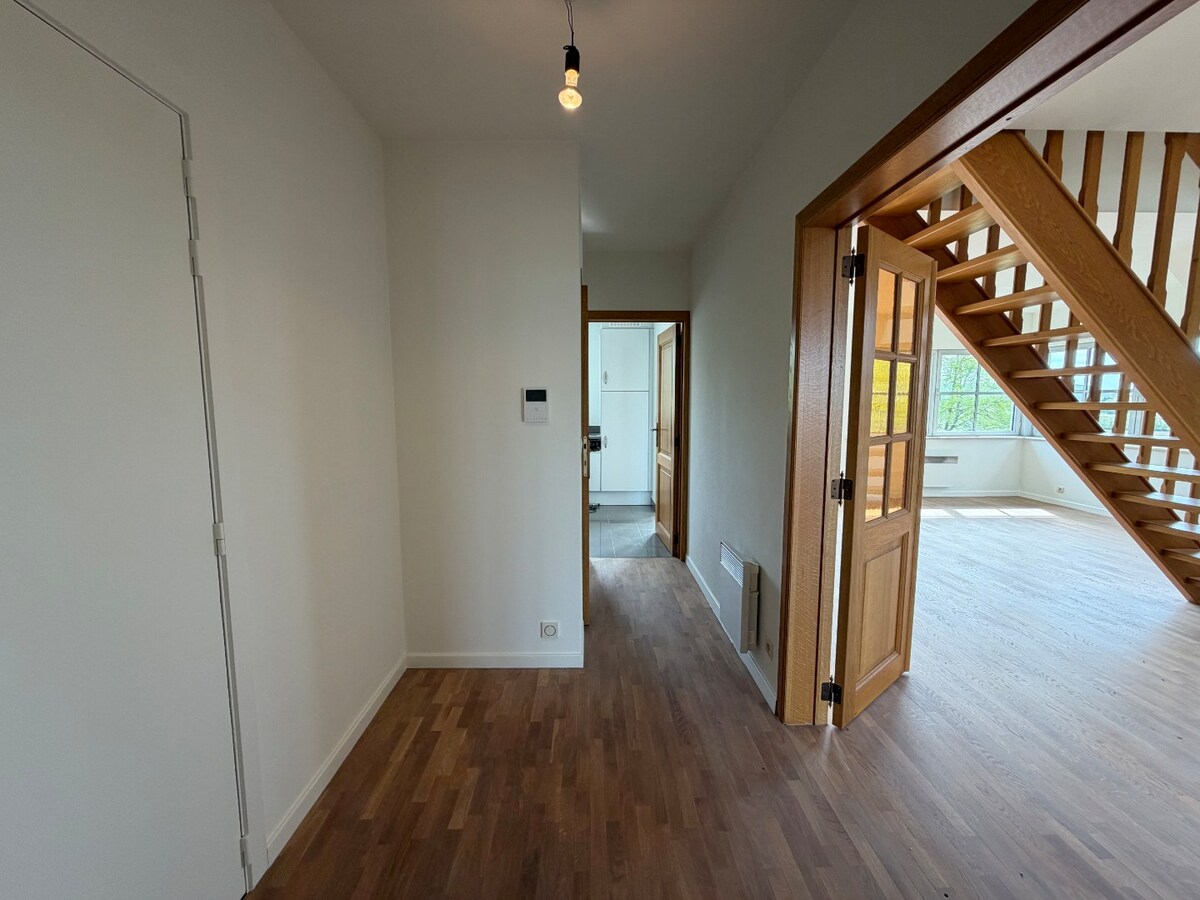 Ruim duplex-appartement met 2 terrassen in hartje Gavere 
