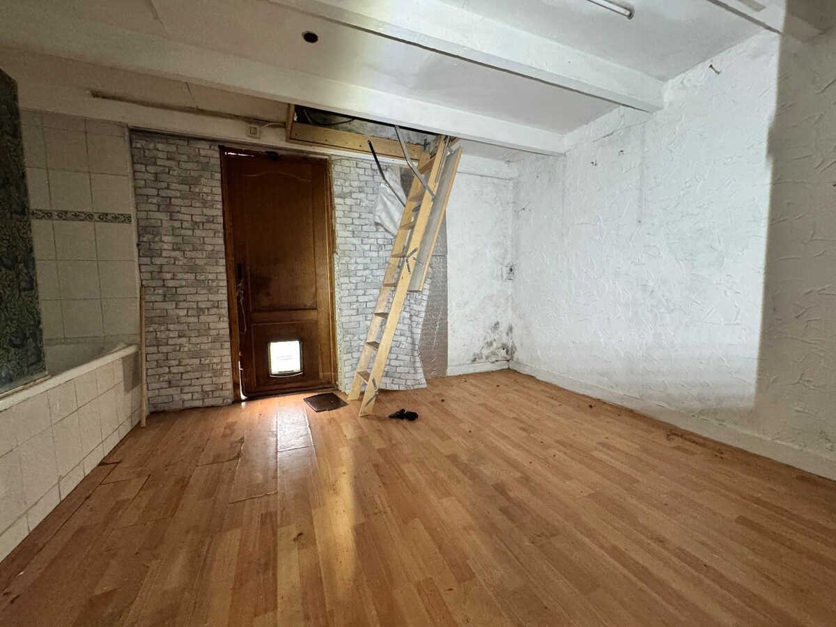 Te renoveren handelshuis te Eernegem 