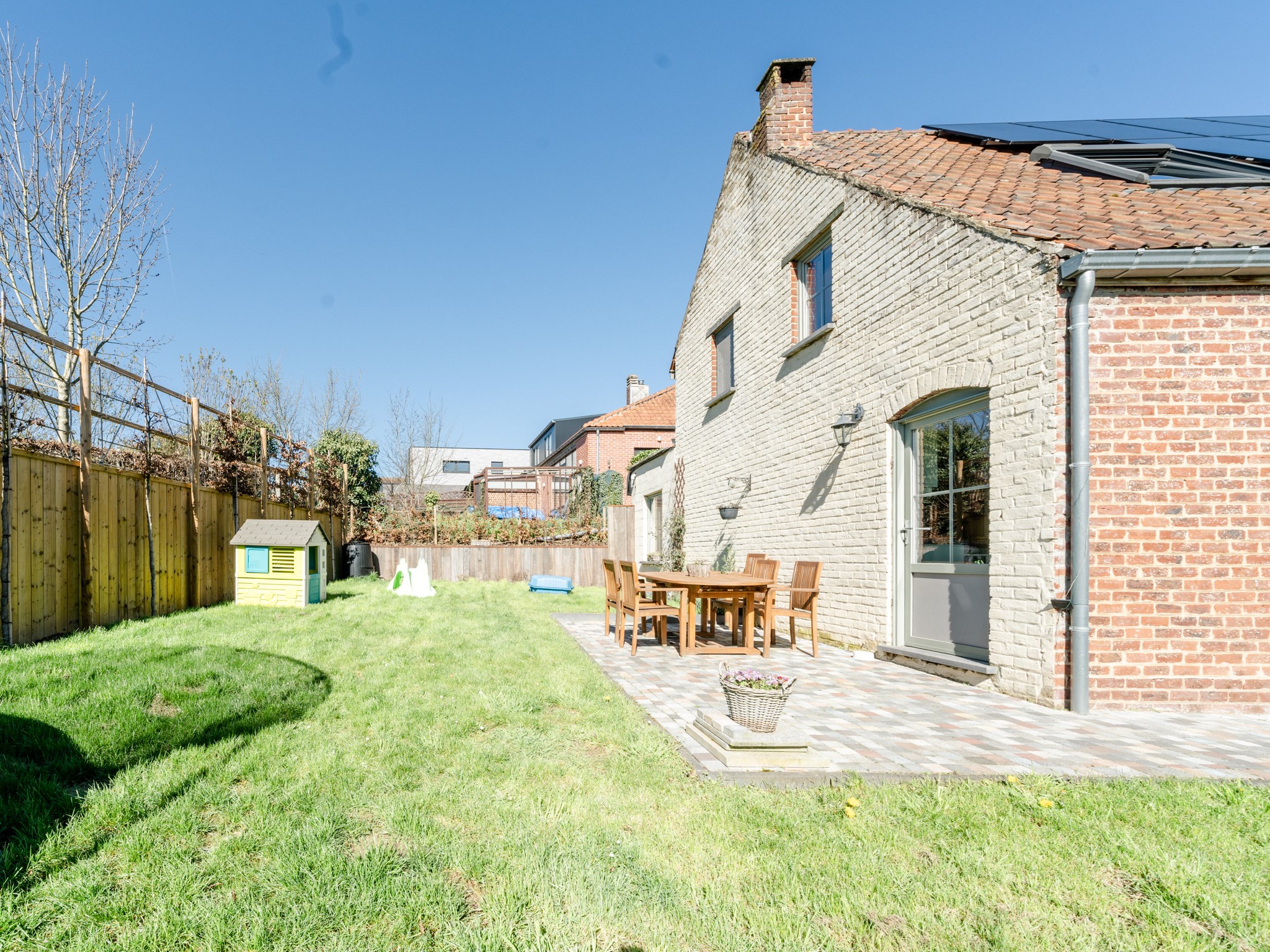 Vrijstaande woning met 3 kamers te midden het groen 