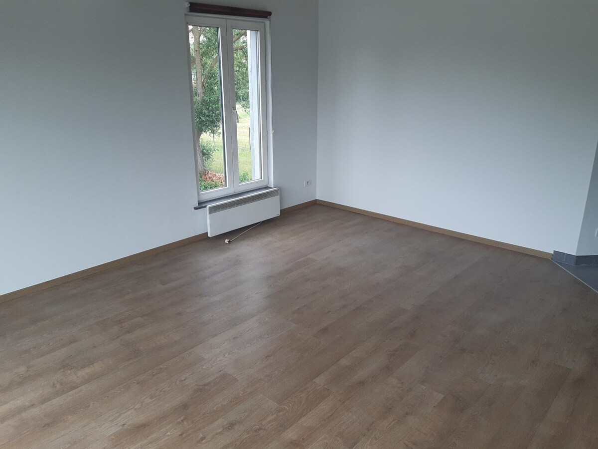 Degelijk appartement (1° verdieping). 