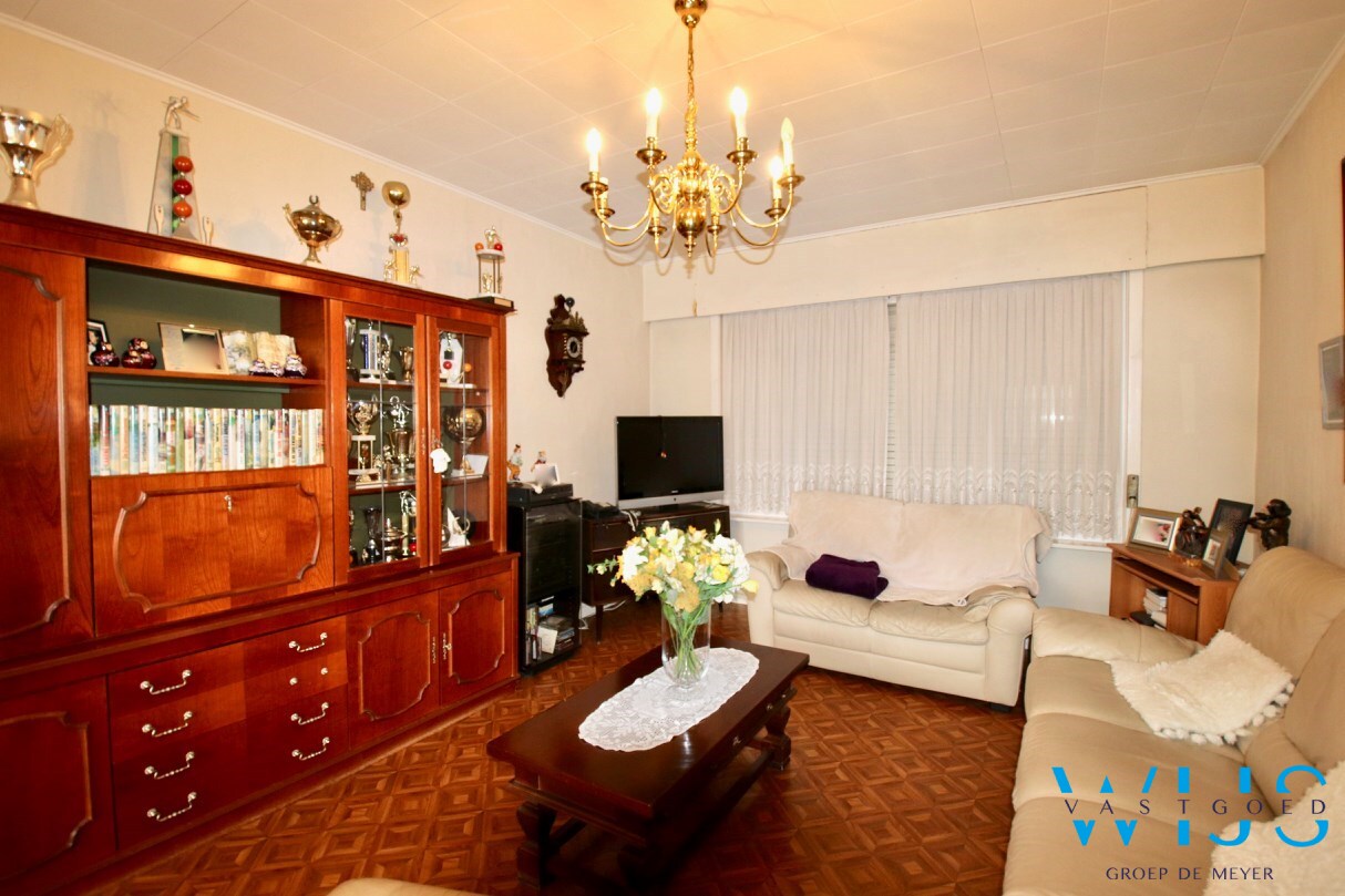 Te renoveren woonhuis in het dorp van Boekhoute ! 