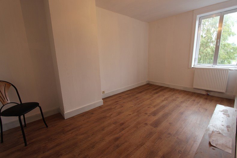 Rijwoning met 4 slaapkamers en tuin te Roeselare 