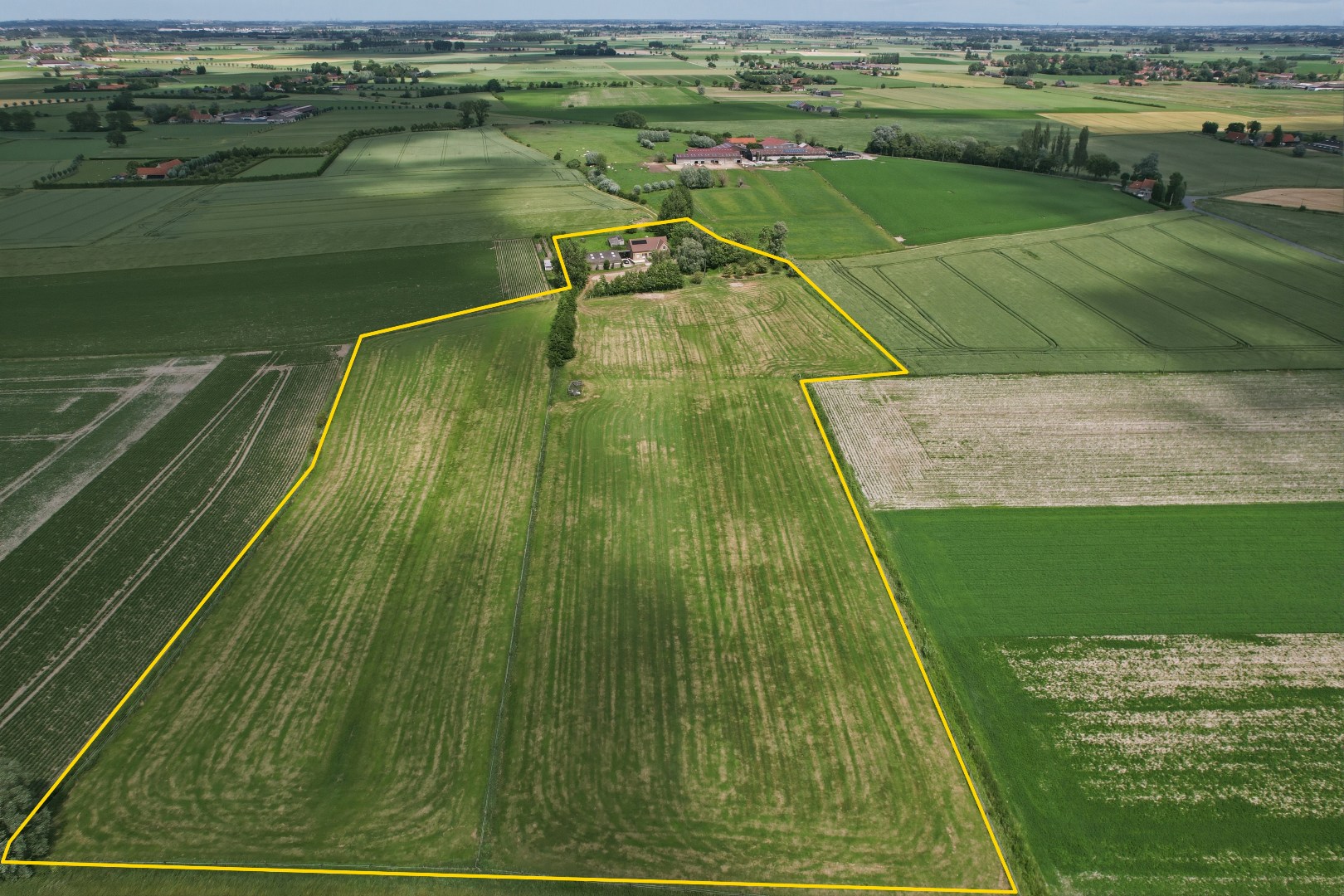 Recente open bebouwing (2019) op een perceel van maar liefst 44.888 m² 