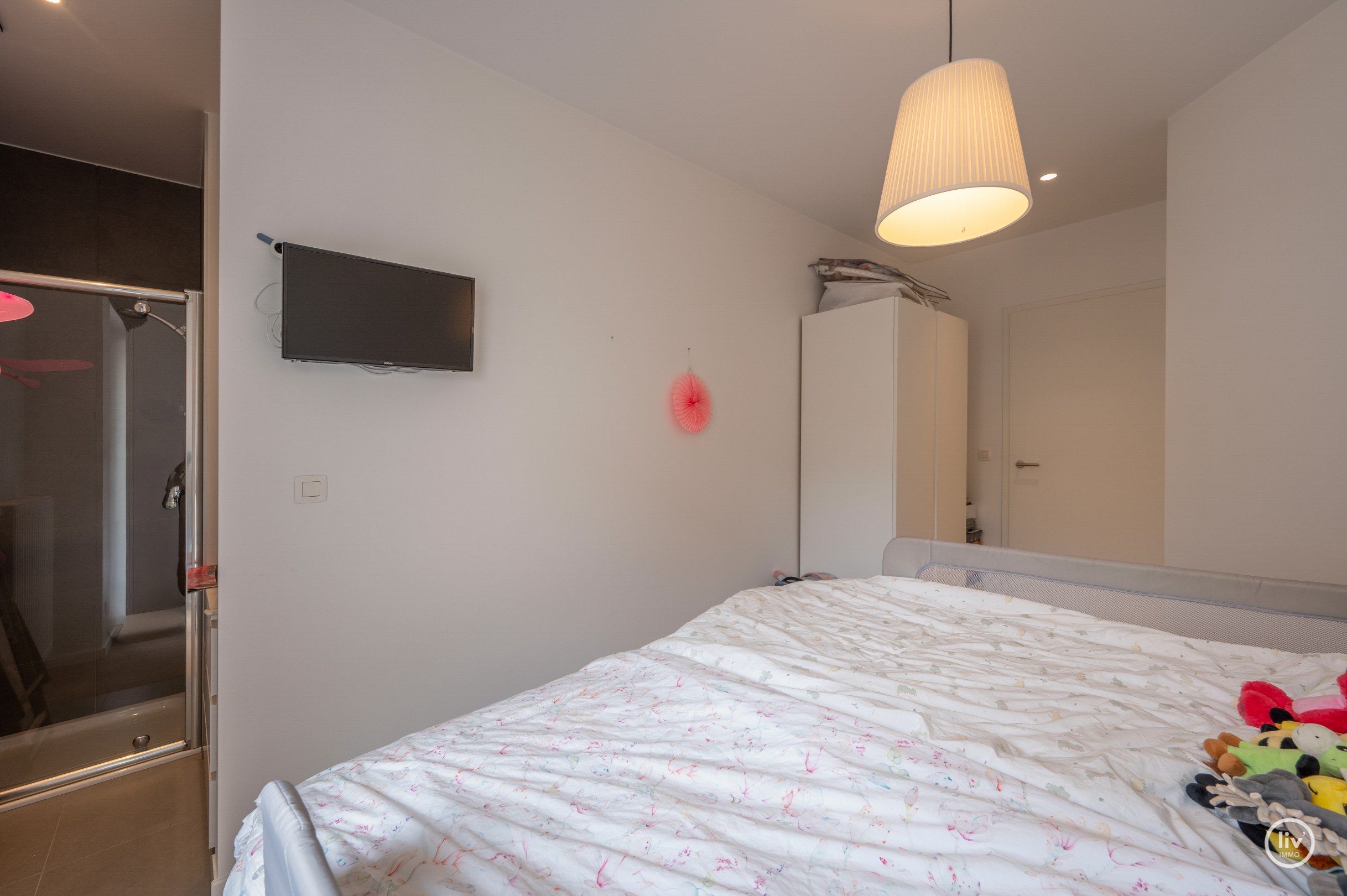 Appartement spacieux et récent (2015) avec une agréable terrasse dans un emplacement agréable sur l'avenue Léopold à Knokke. 