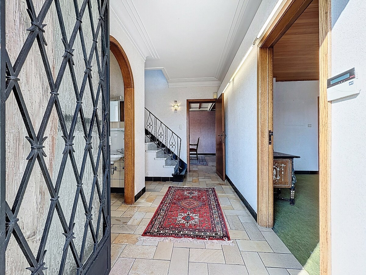 Ruime, karaktervolle woning met zuidgerichte tuin te Hillegem 