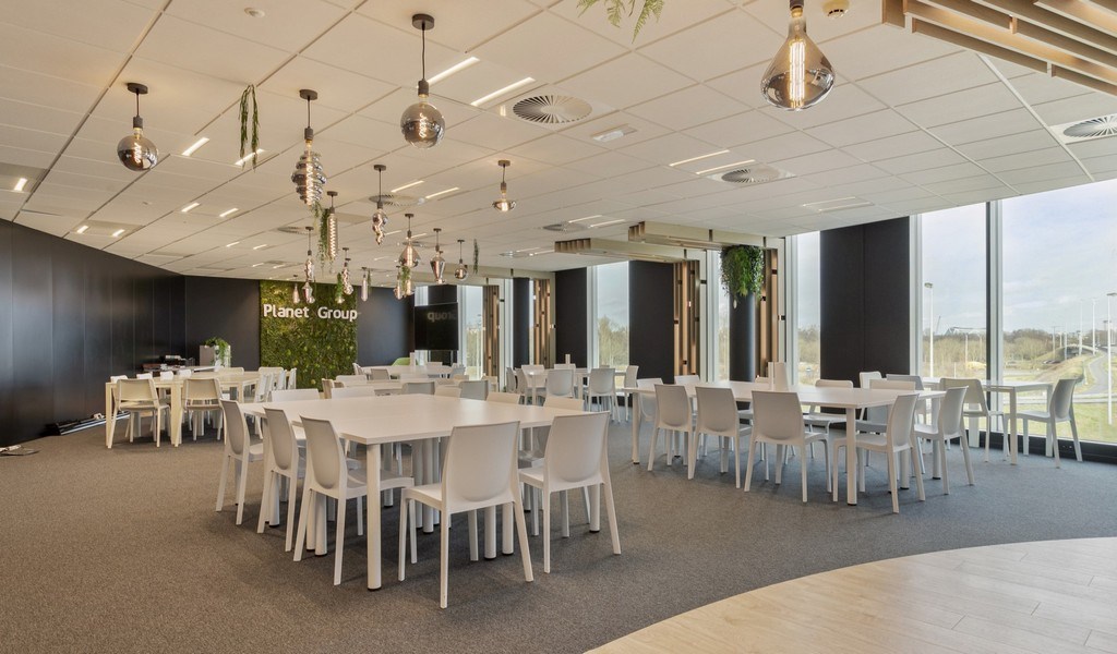 Recent kantoorgebouw te koop op topligging in Gent