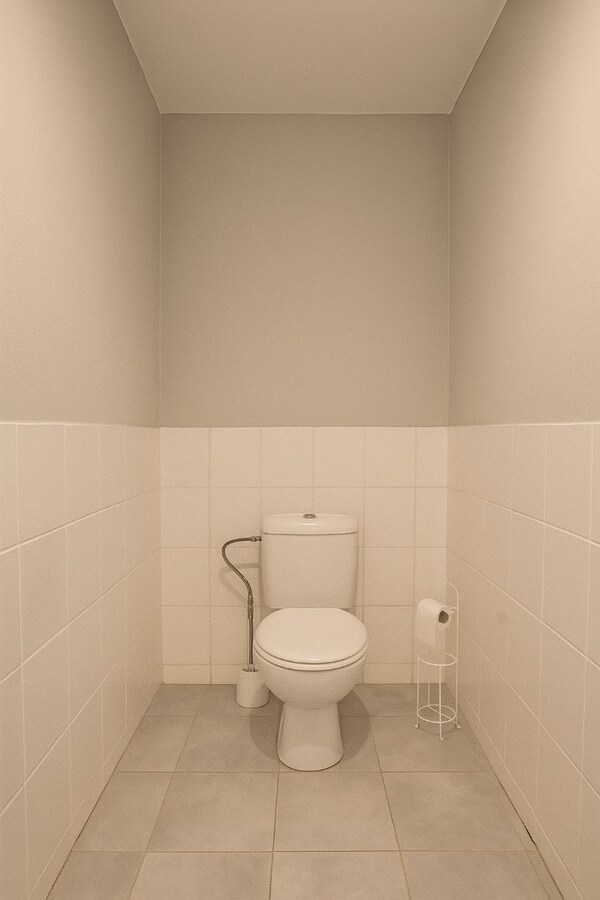 Charmante halfopen bebouwing met tuin op uitgestrekt perceel van 456m² te koop! 