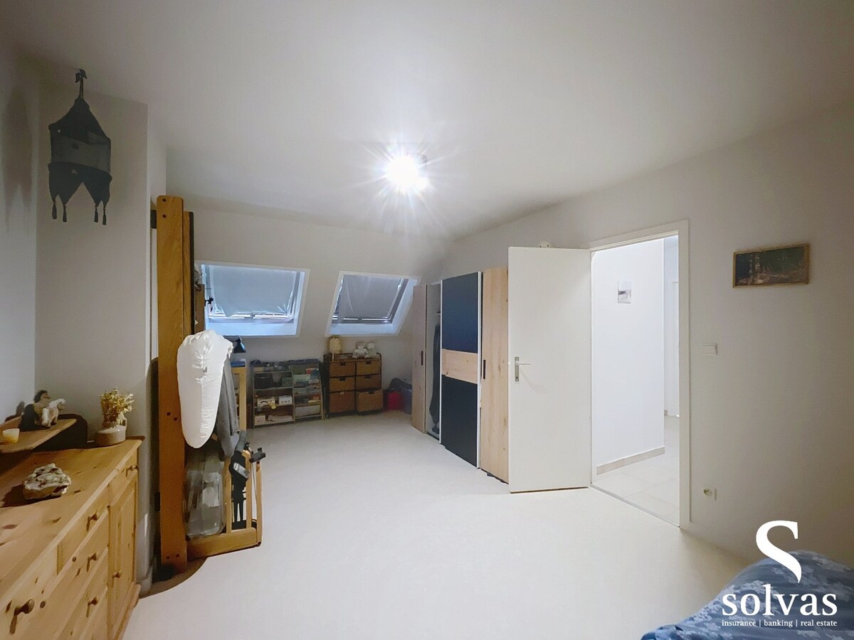 Landelijk gelegen halfopen bebouwing met drie slaapkamers 