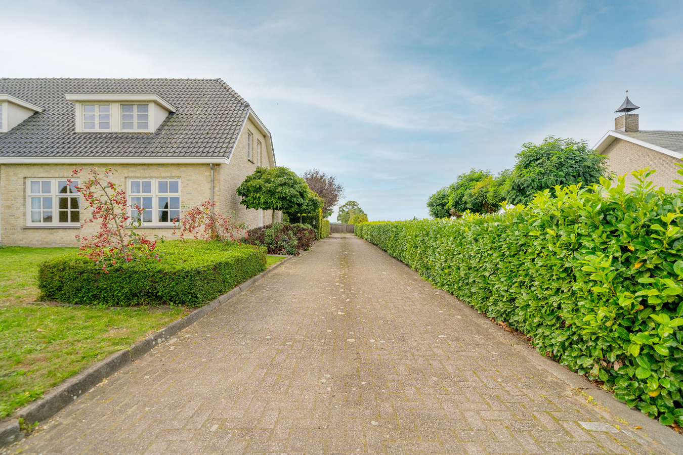 Stunning equestrian estate on approximately 3.5 ha/8.65 acres in Poppel 