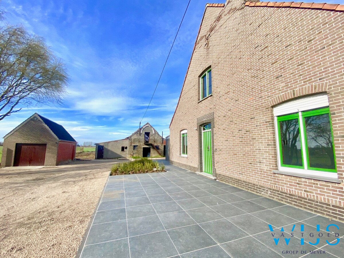 Centraal gelegen woonhuis met 4 slaapkamers te Kaprijke ! 