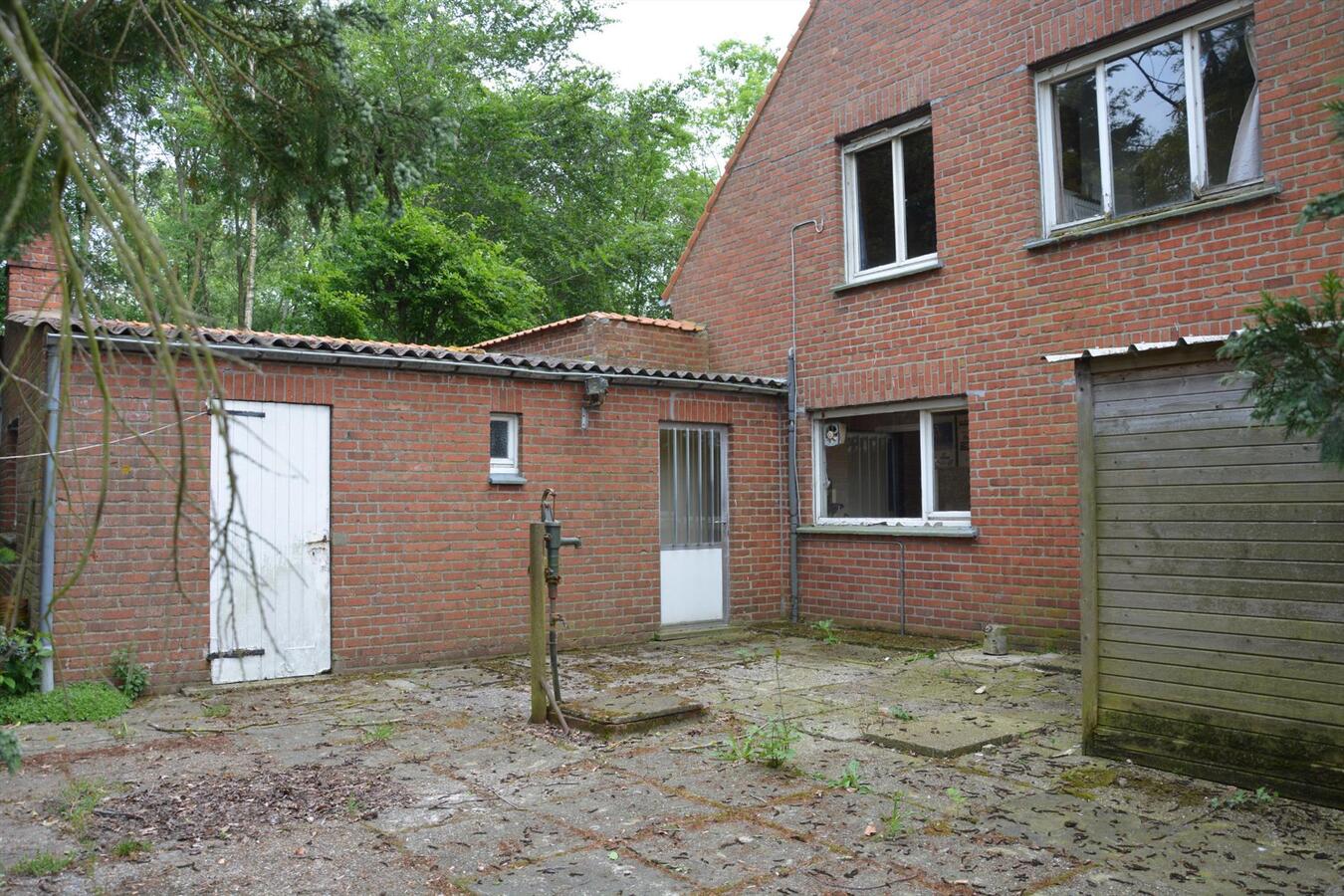 Te renoveren woning op prachtig groene ligging 