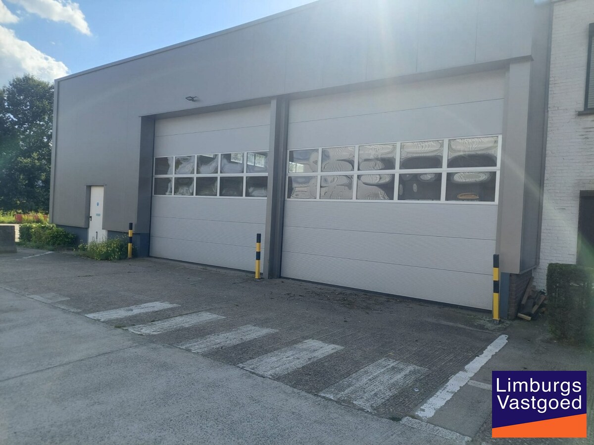 LAREGO - KMO UNIT D1 -  300m² binnen + 600m² buiten - a/d voormalige Carglass Site 