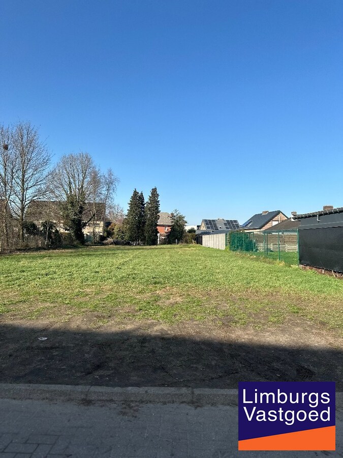 Nieuwbouwwoning, halfopen bebouwing, LOT 1, voor halfopen bebouwing, 4a 89ca, te Houthalen-Helchteren 